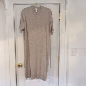 H&M Size Small Lightweight Short Sleeve Sweater Dress